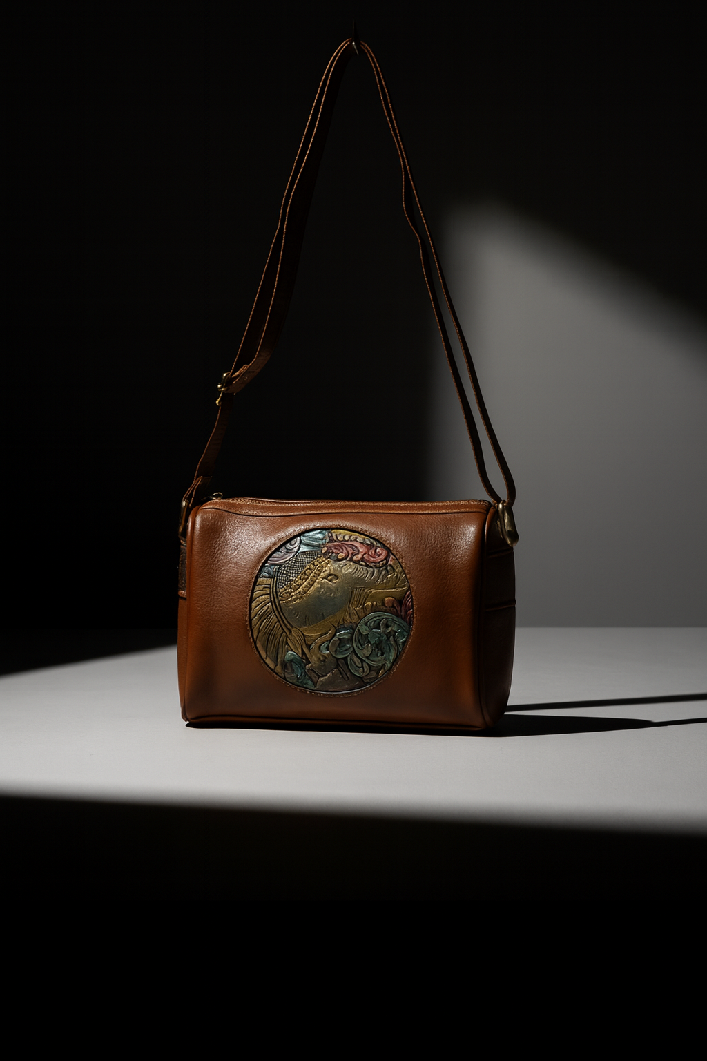 ๐Art-Inspired Leather Duffle Bag โ Handcrafted Heritage Edition