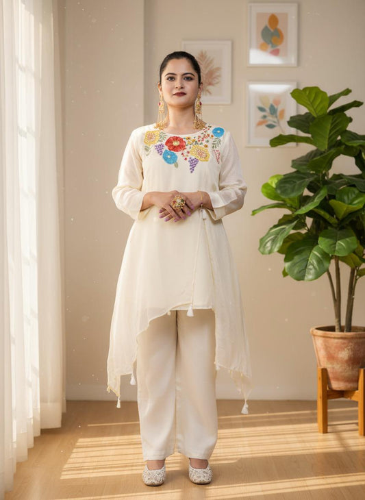 White C shape floral design tunic with pant