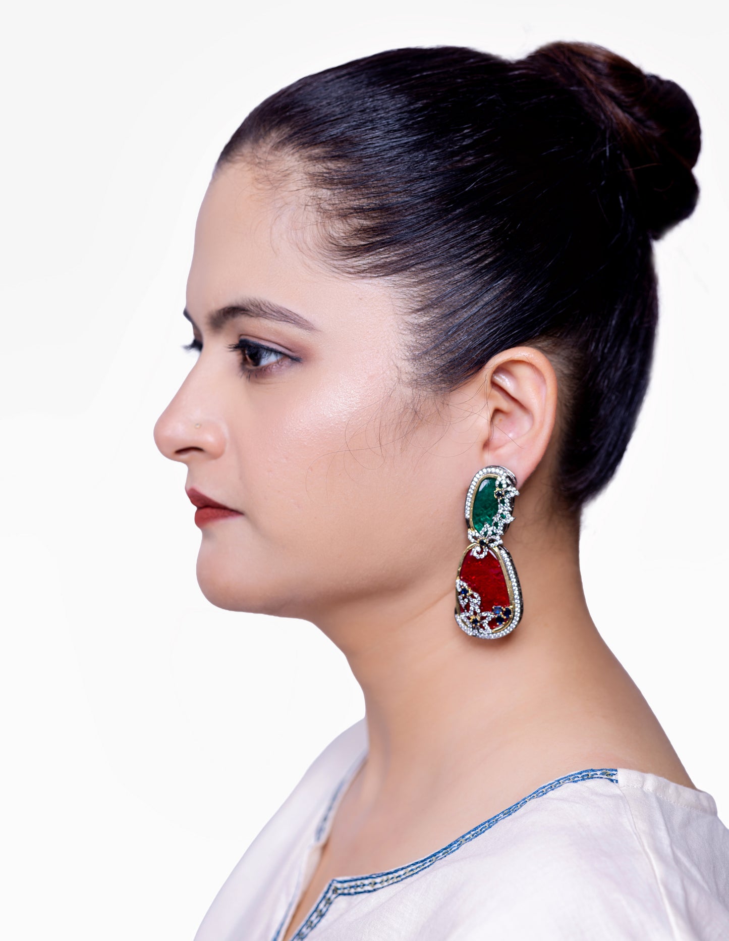 💎 Regal Harmony Earrings – Emerald and Ruby Grandeur