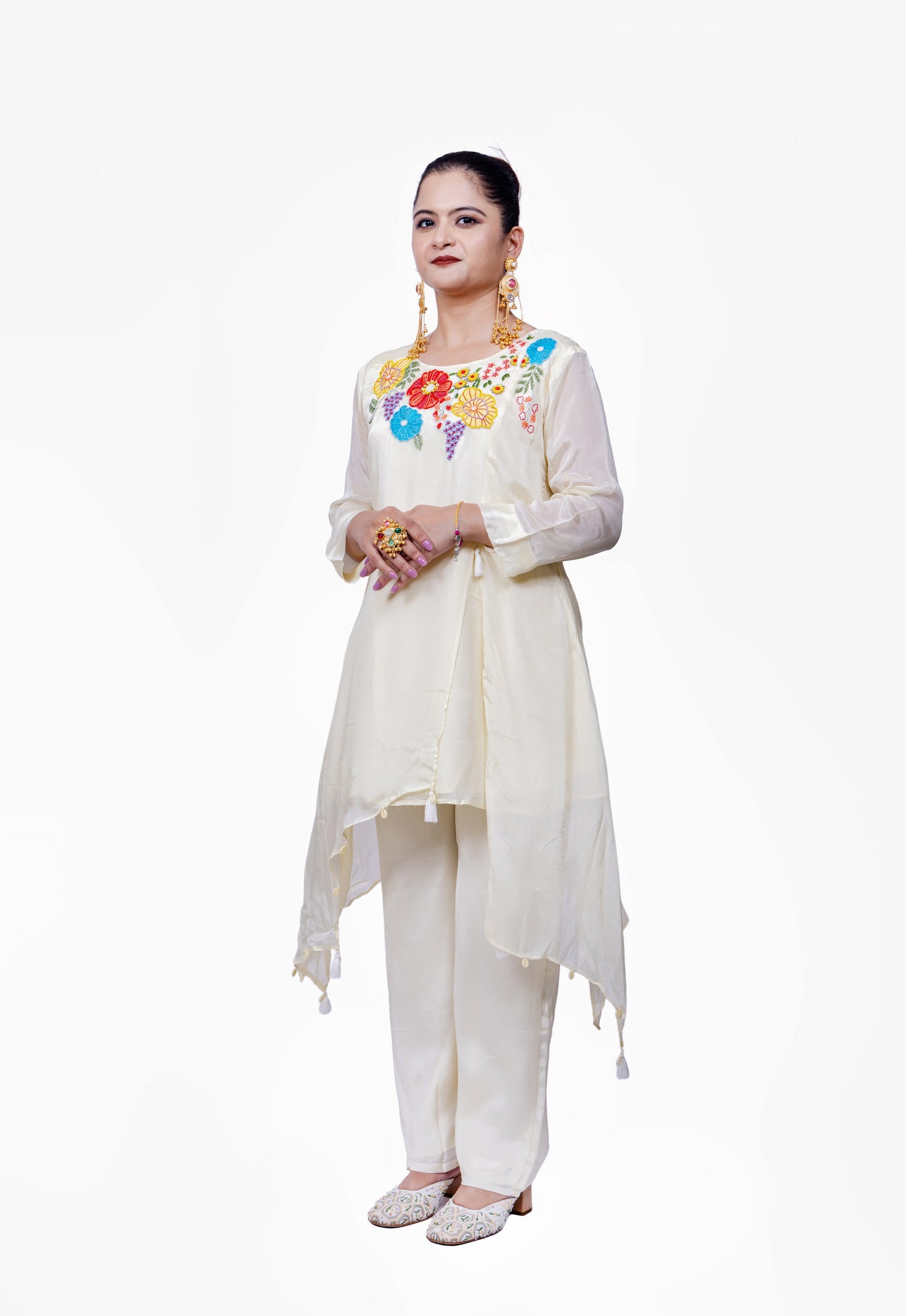 White C shape floral design tunic with pant