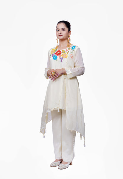 White C shape floral design tunic with pant